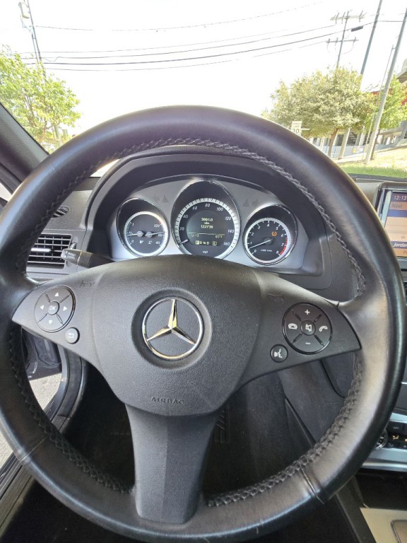 2011 Mercedes-Benz C-Class Image 33