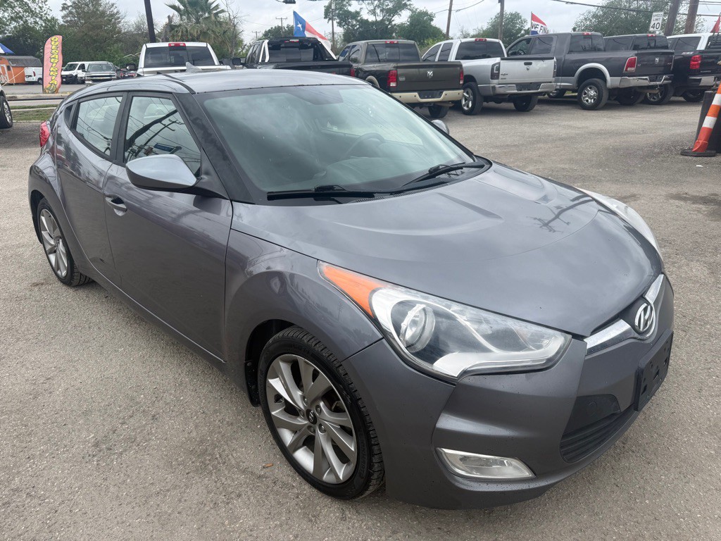 2017 Hyundai Veloster Image 10