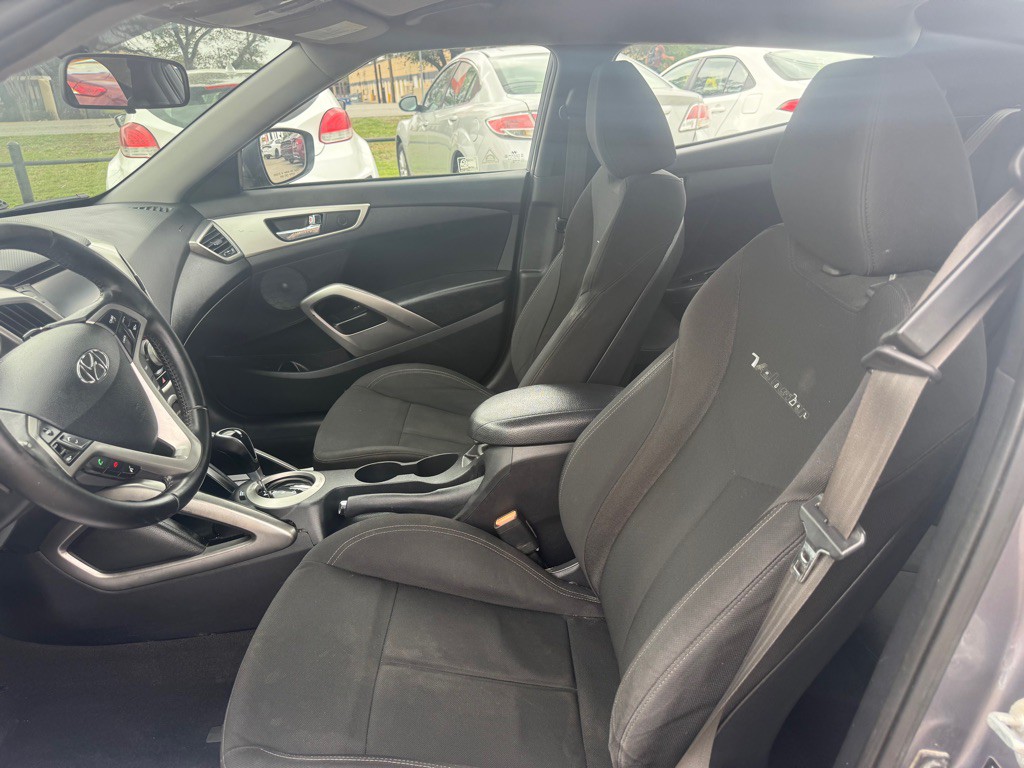 2017 Hyundai Veloster Image 13