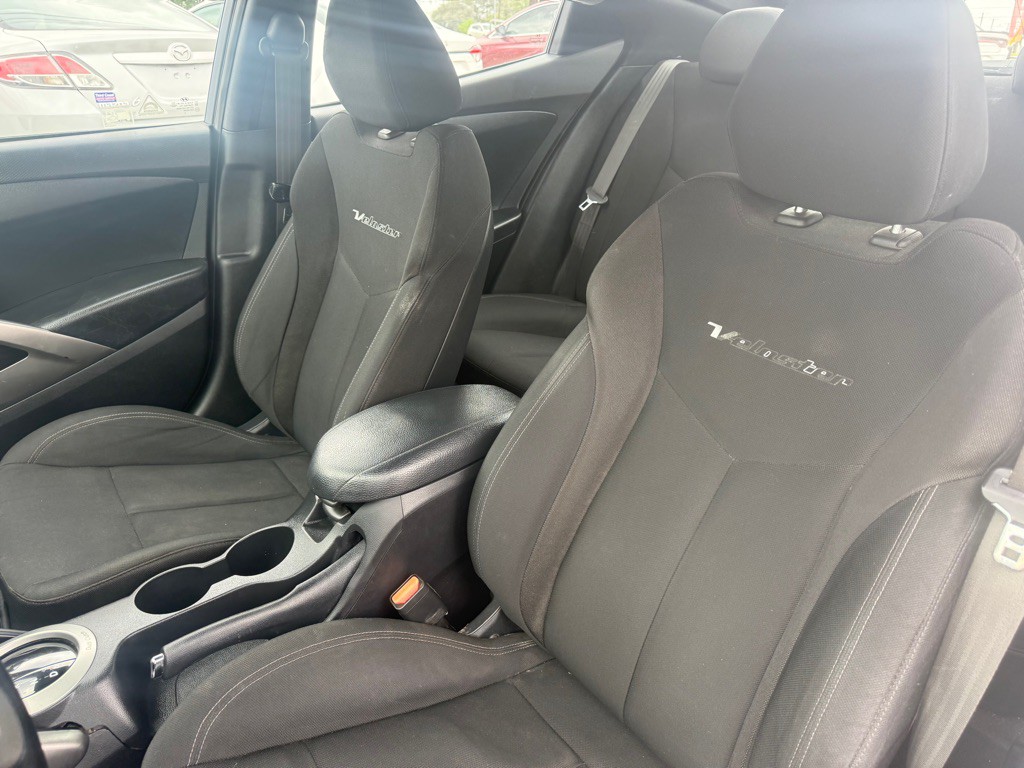 2017 Hyundai Veloster Image 14