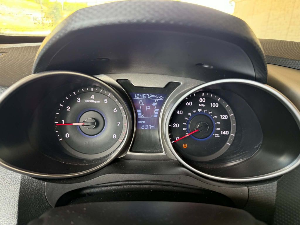 2017 Hyundai Veloster Image 23