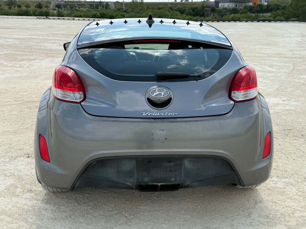 2017 Hyundai Veloster Image 7