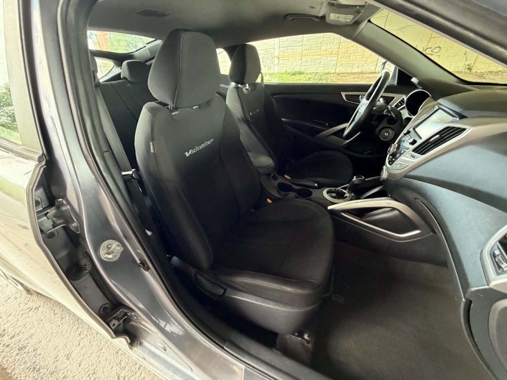 2017 Hyundai Veloster Image 18
