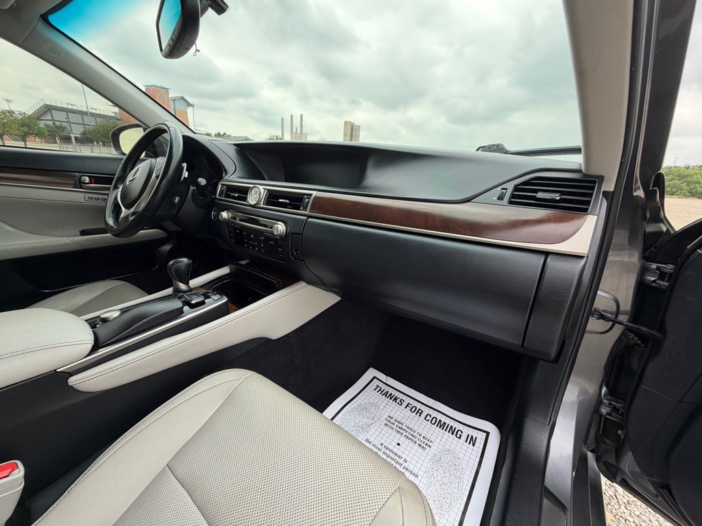 2015 Lexus GS Image 13