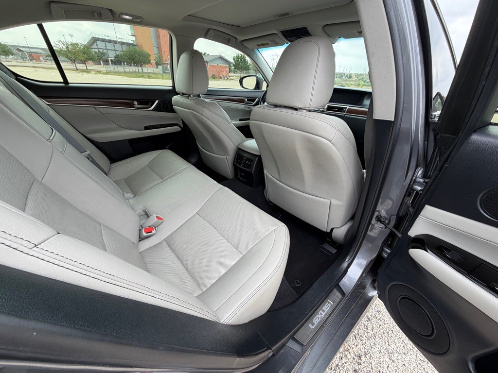 2015 Lexus GS Image 16
