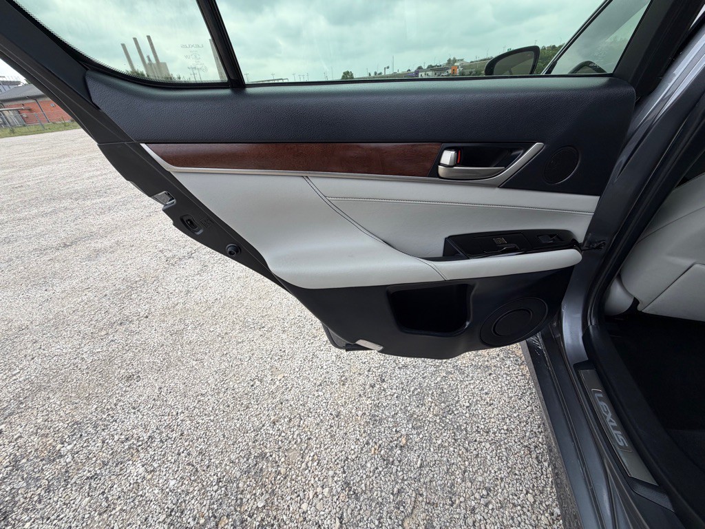 2015 Lexus GS Image 18
