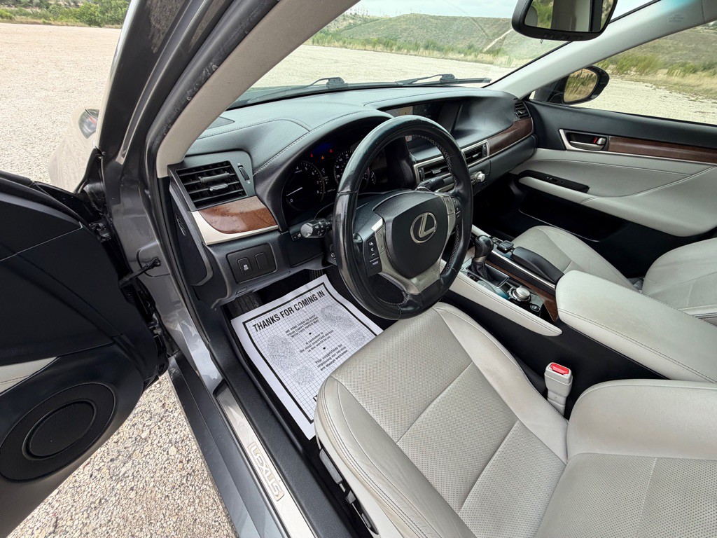 2015 Lexus GS Image 24