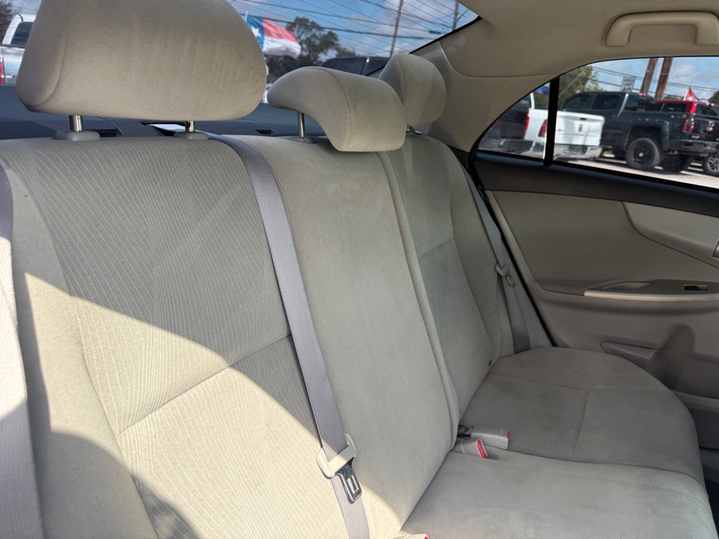 2012 Toyota Corolla Image 21