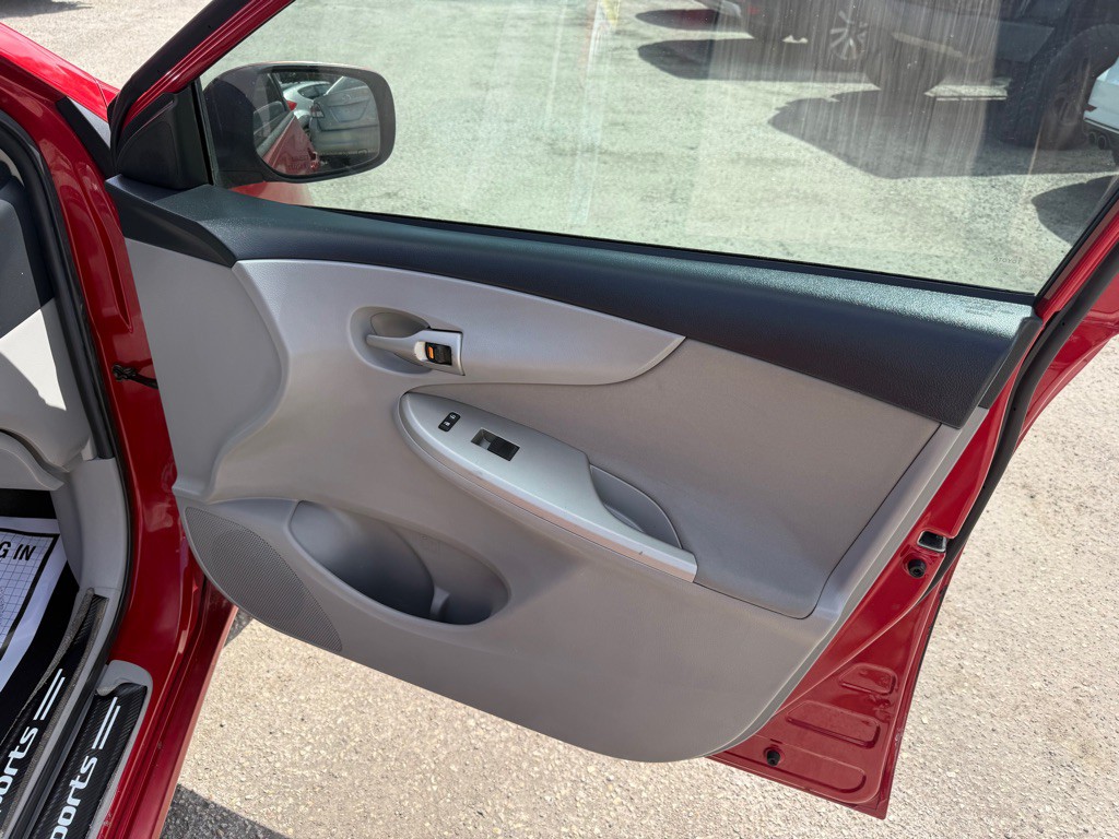 2012 Toyota Corolla Image 24