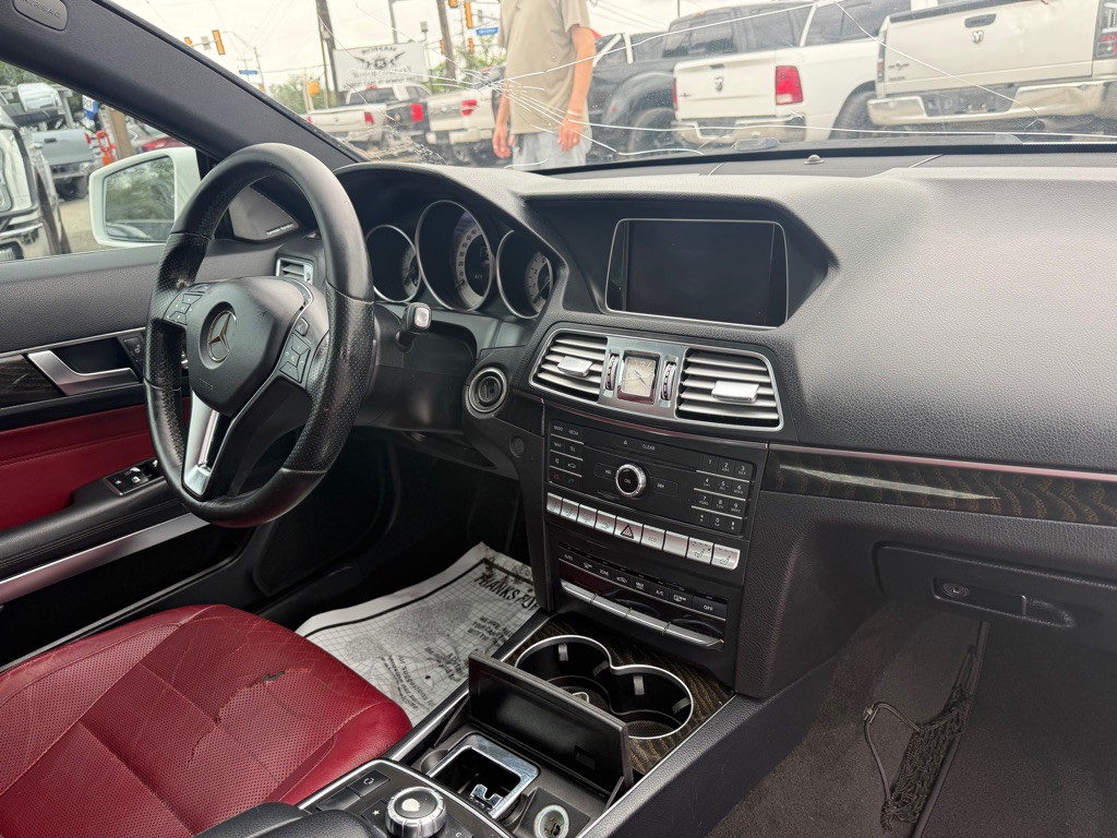 2016 Mercedes-Benz E-Class Image 23