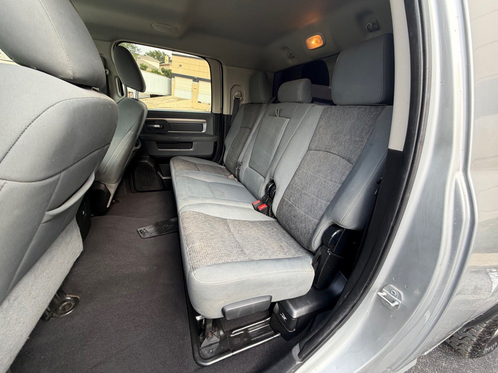 2015 RAM 2500 Image 17