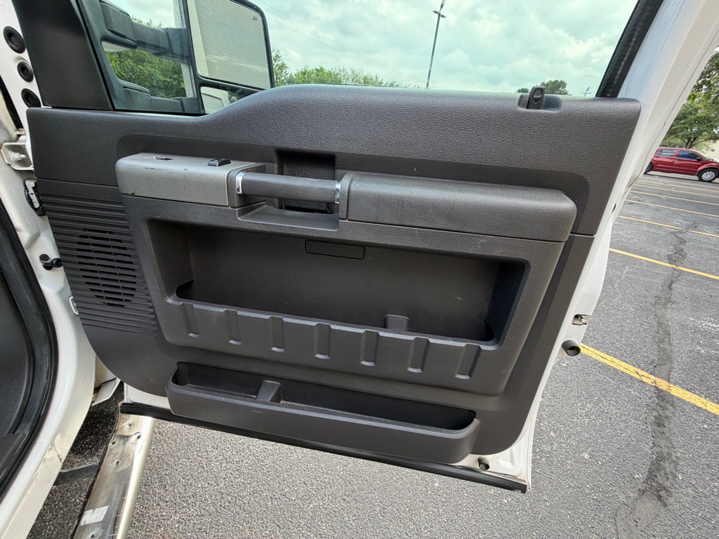 2011 Ford F-350 Image 12