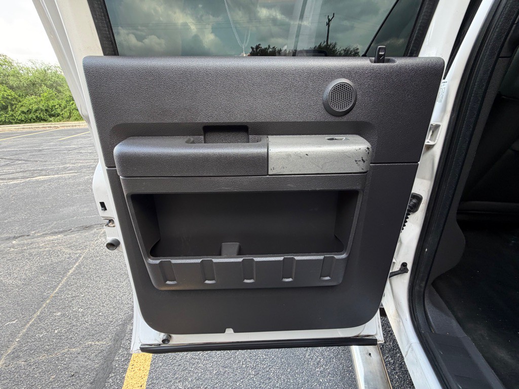 2011 Ford F-350 Image 18