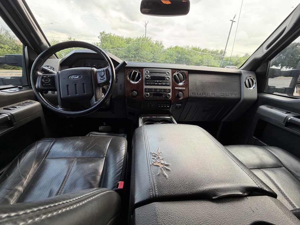 2011 Ford F-350 Image 21