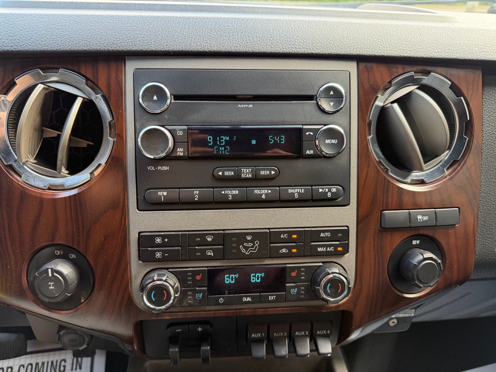 2011 Ford F-350 Image 29
