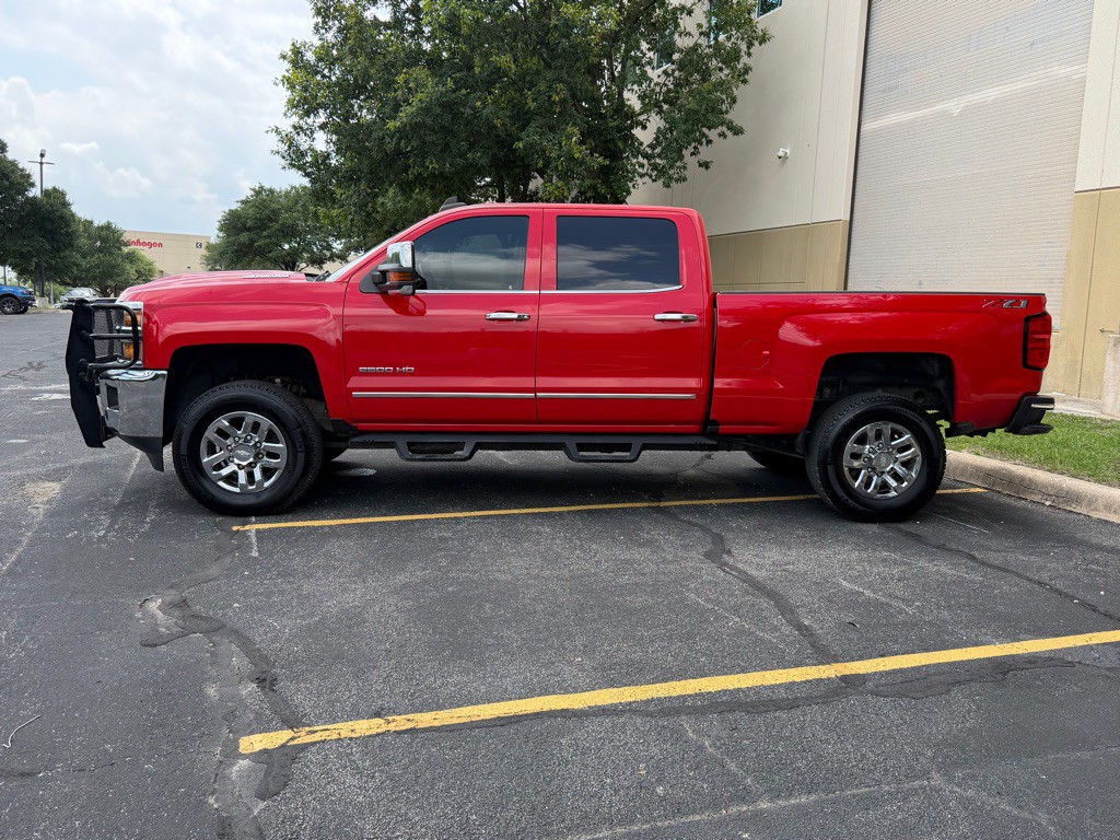 2018 Chevrolet Silverado 1500 Image 3