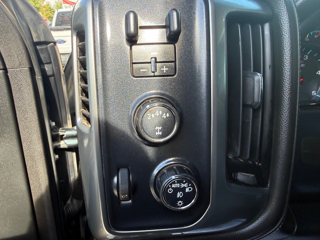 2018 Chevrolet Silverado 1500 Image 17