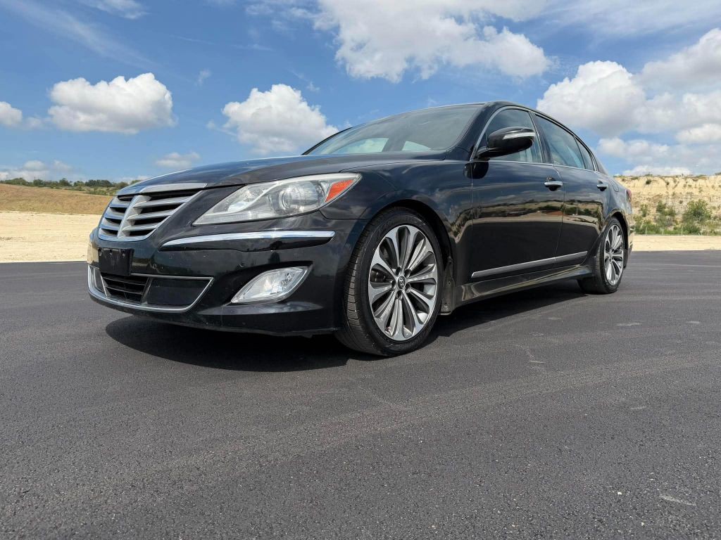 2014 Hyundai Genesis Image 3