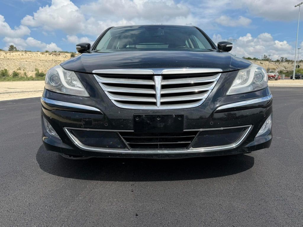2014 Hyundai Genesis Image 4
