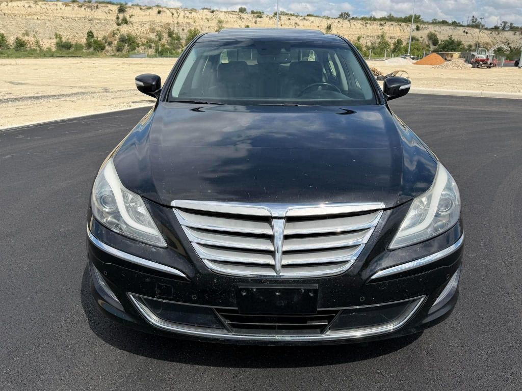 2014 Hyundai Genesis Image 5