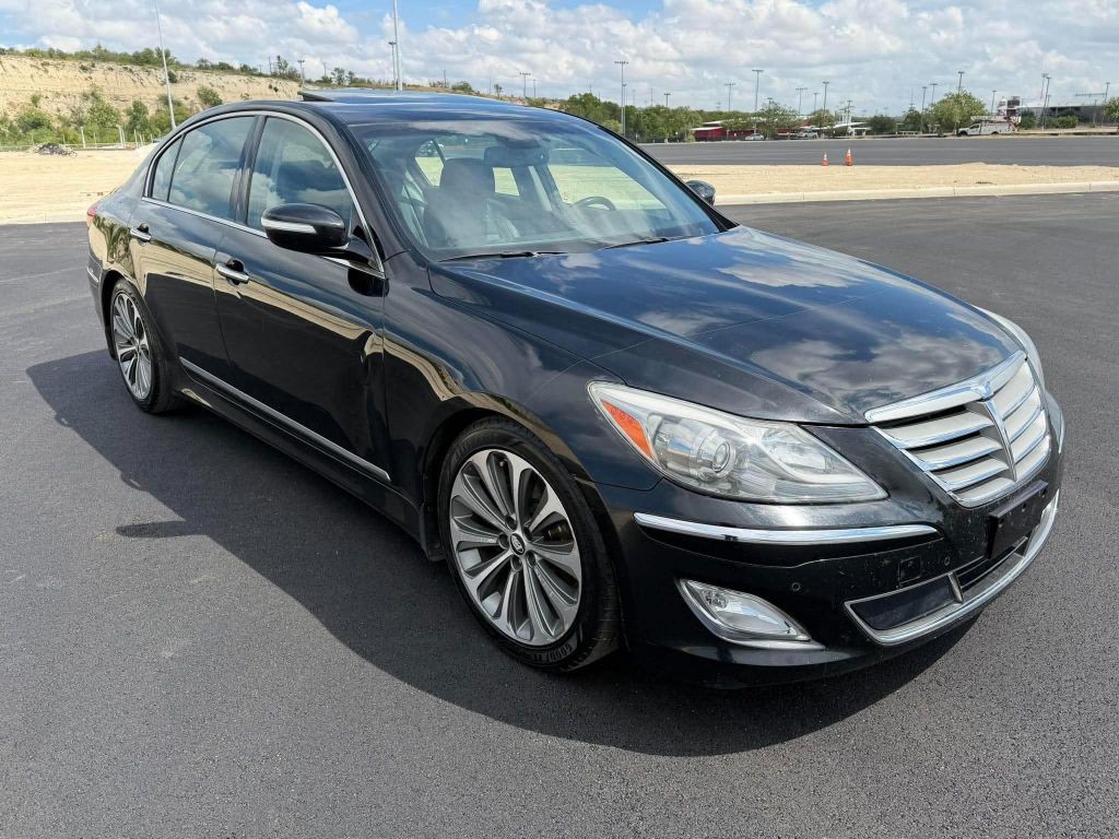 2014 Hyundai Genesis Image 8