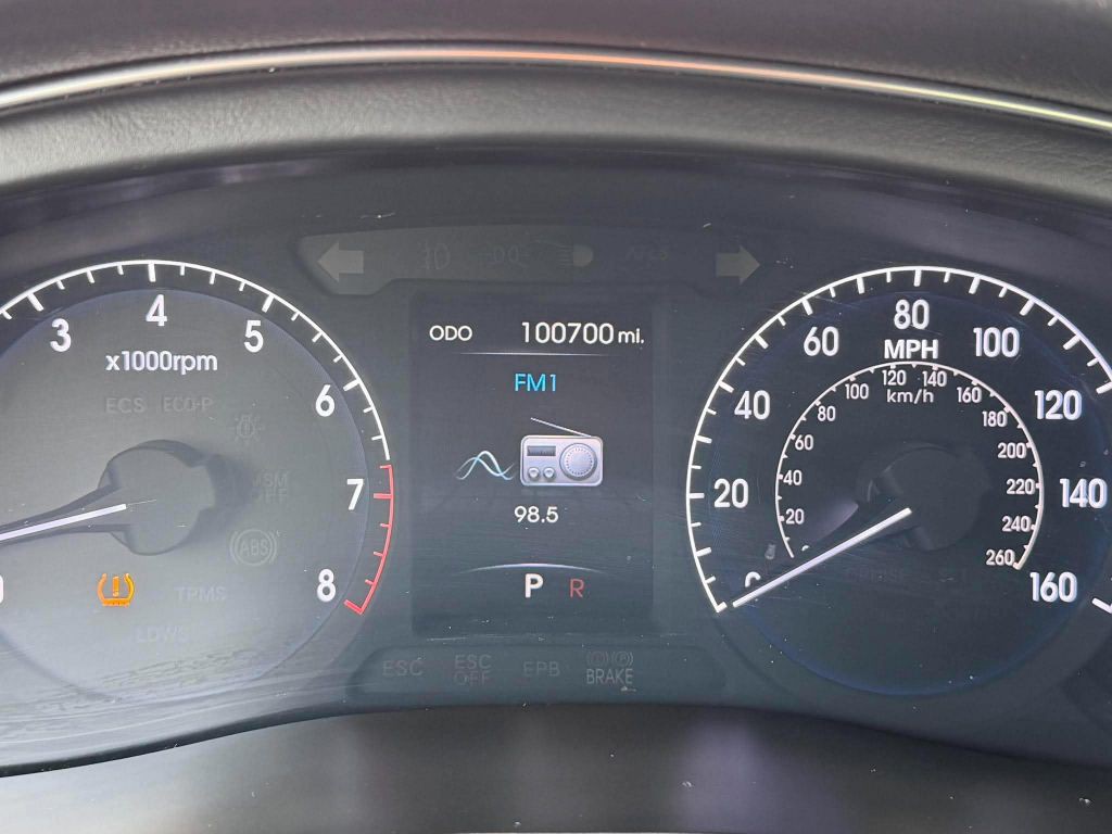 2014 Hyundai Genesis Image 28