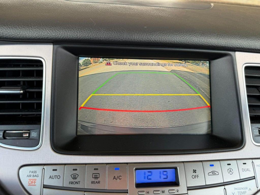 2014 Hyundai Genesis Image 29