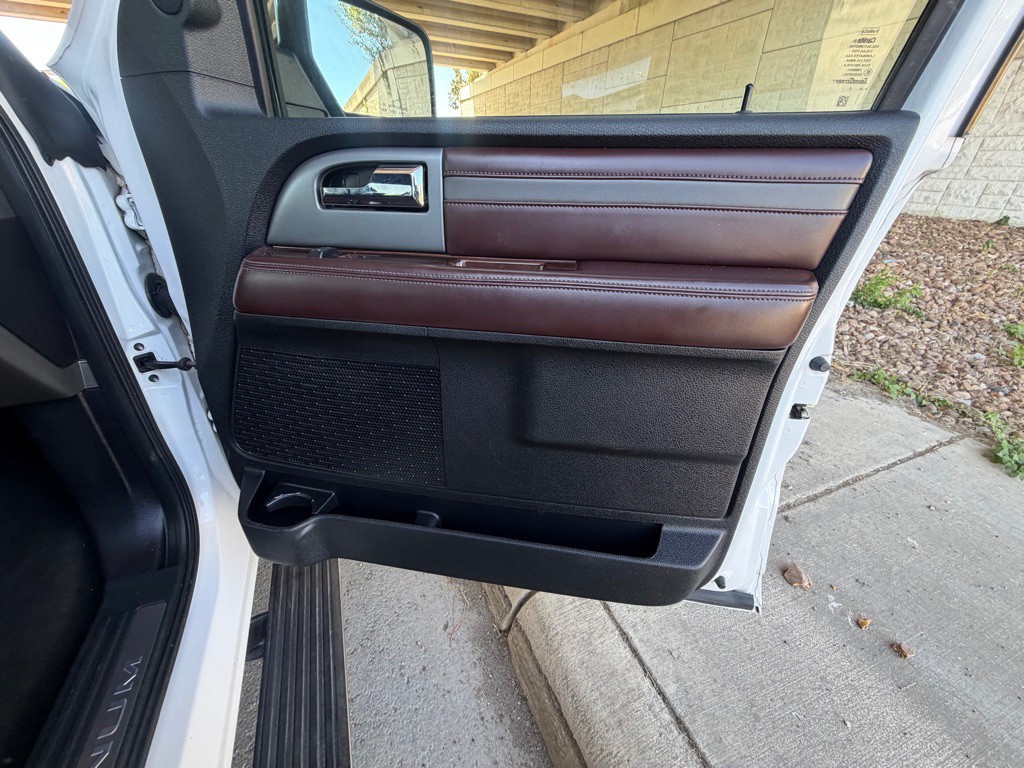 2016 Ford Expedition Image 12