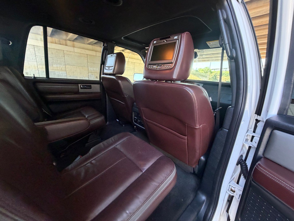 2016 Ford Expedition Image 16