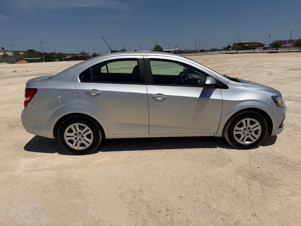 2017 Chevrolet Sonic Image 8