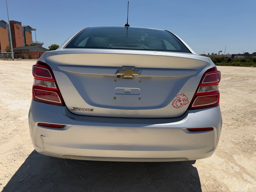 2017 Chevrolet Sonic Image 10