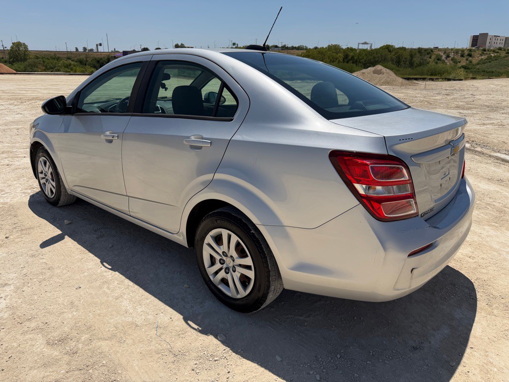 2017 Chevrolet Sonic Image 11