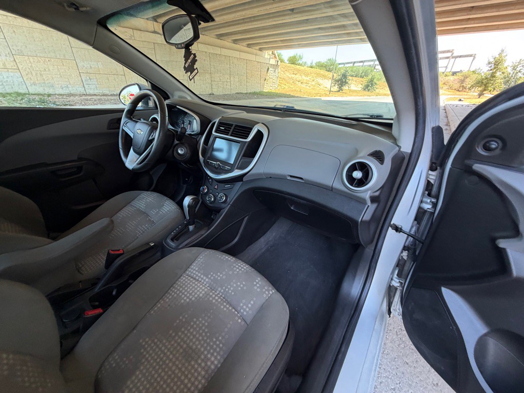 2017 Chevrolet Sonic Image 13