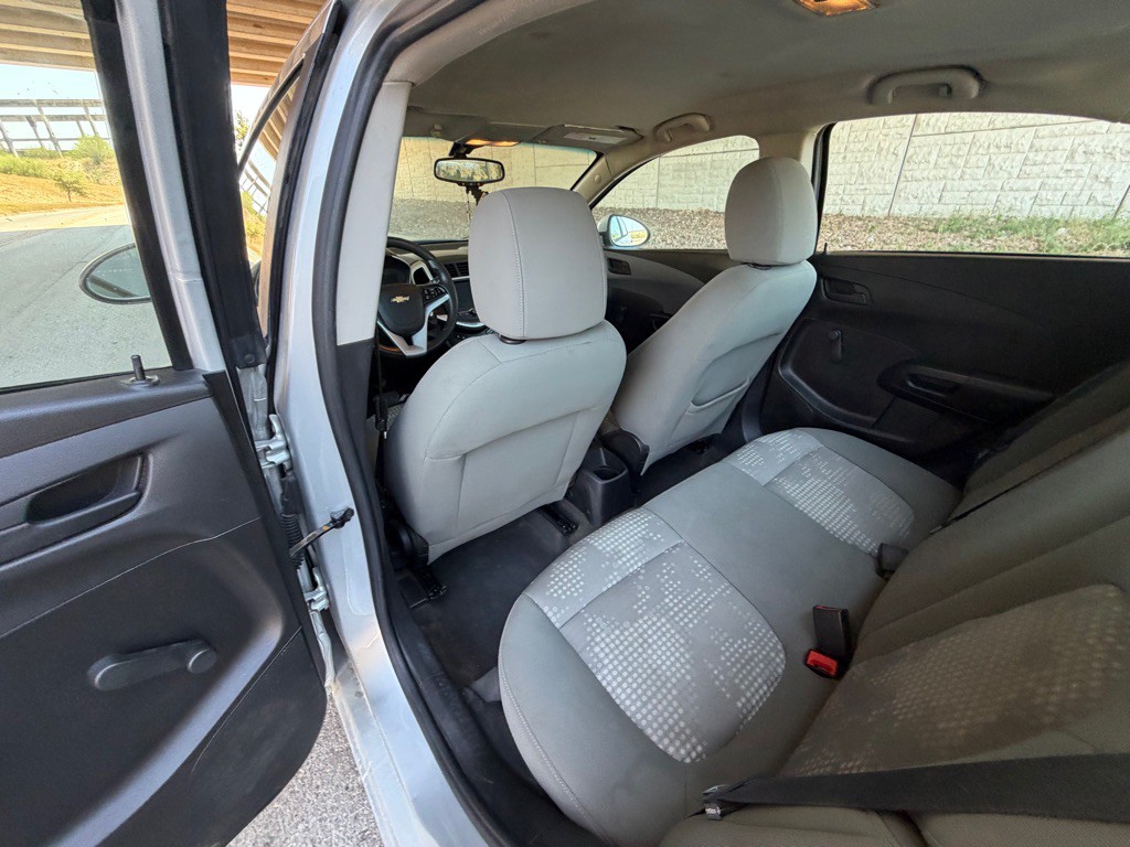 2017 Chevrolet Sonic Image 19