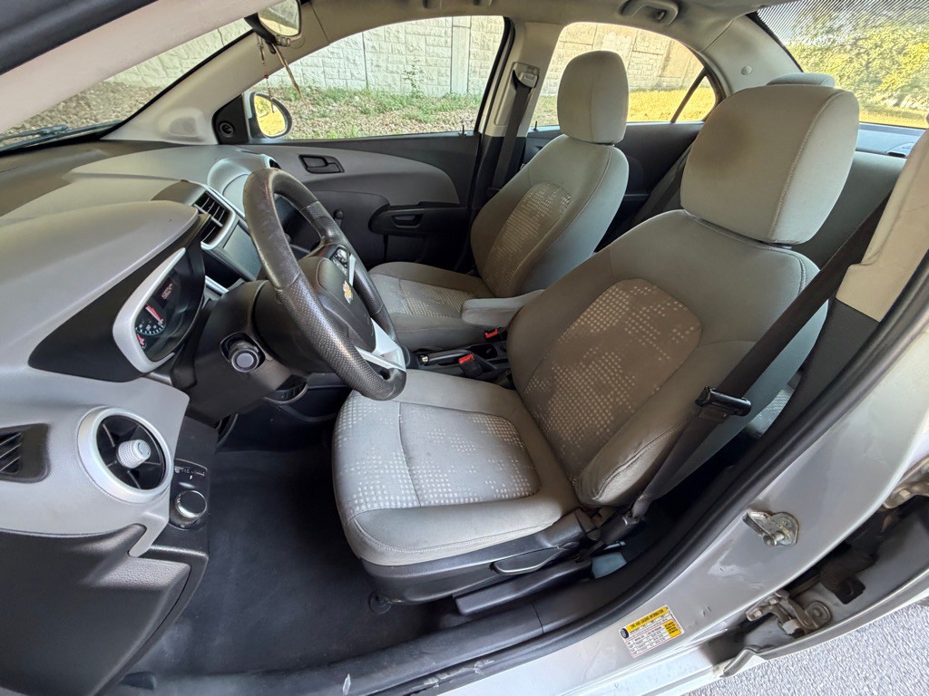 2017 Chevrolet Sonic Image 25