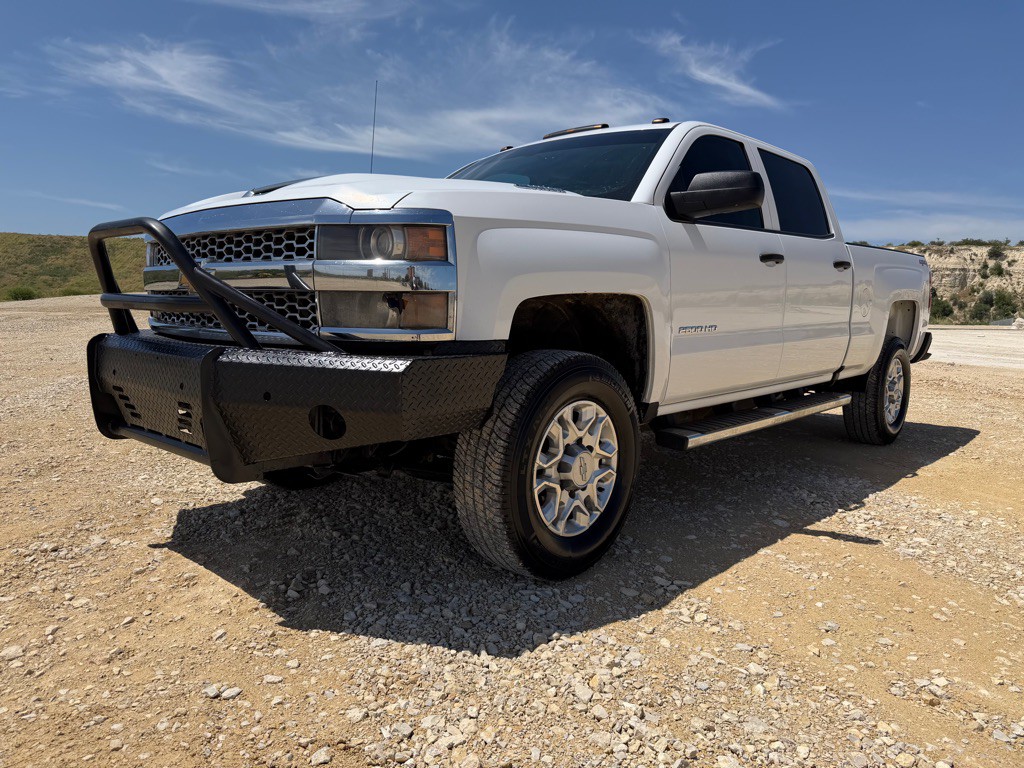 2019 Chevrolet Silverado 1500 Image 2