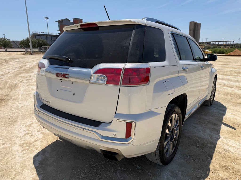 2016 GMC Terrain Image 9
