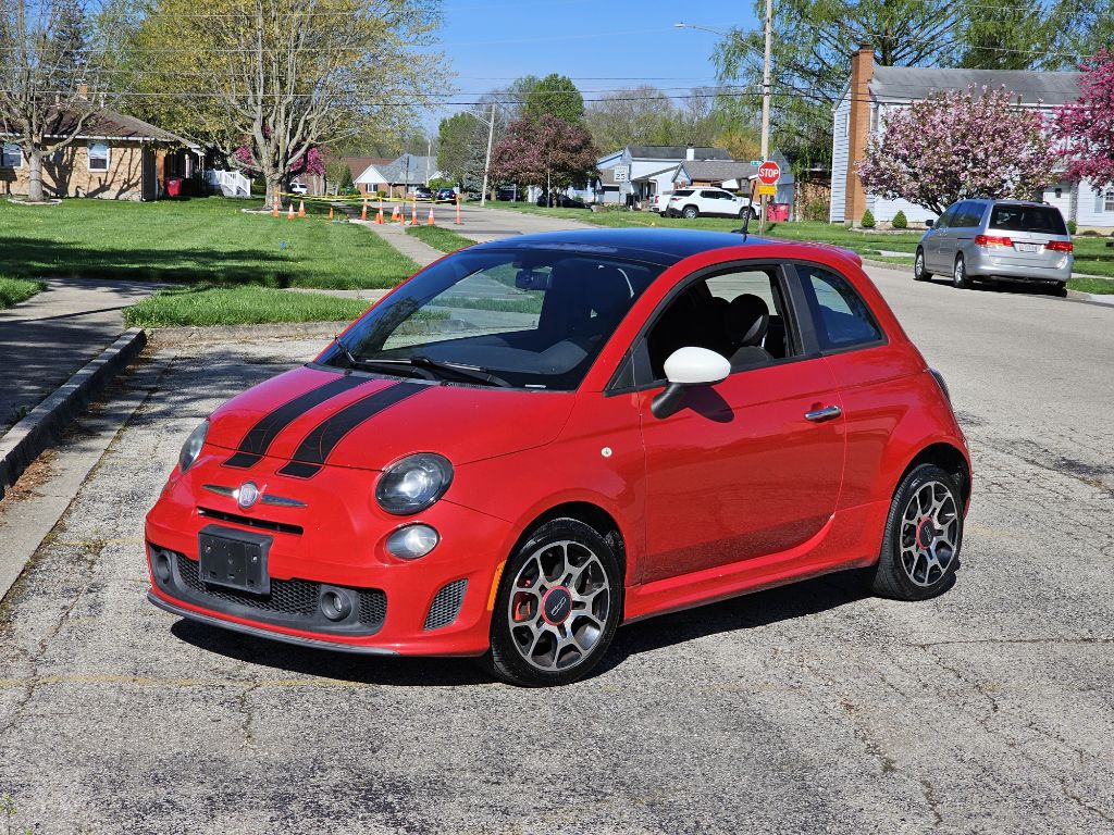 2013 FIAT 500 Image 2