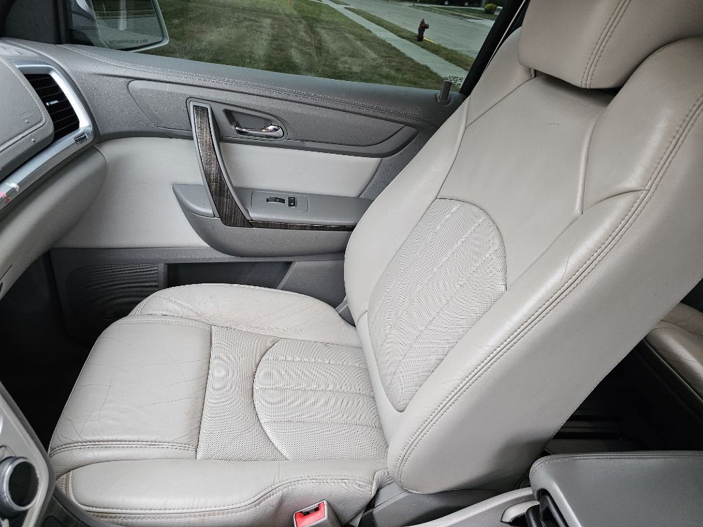 2014 GMC Acadia Image 8