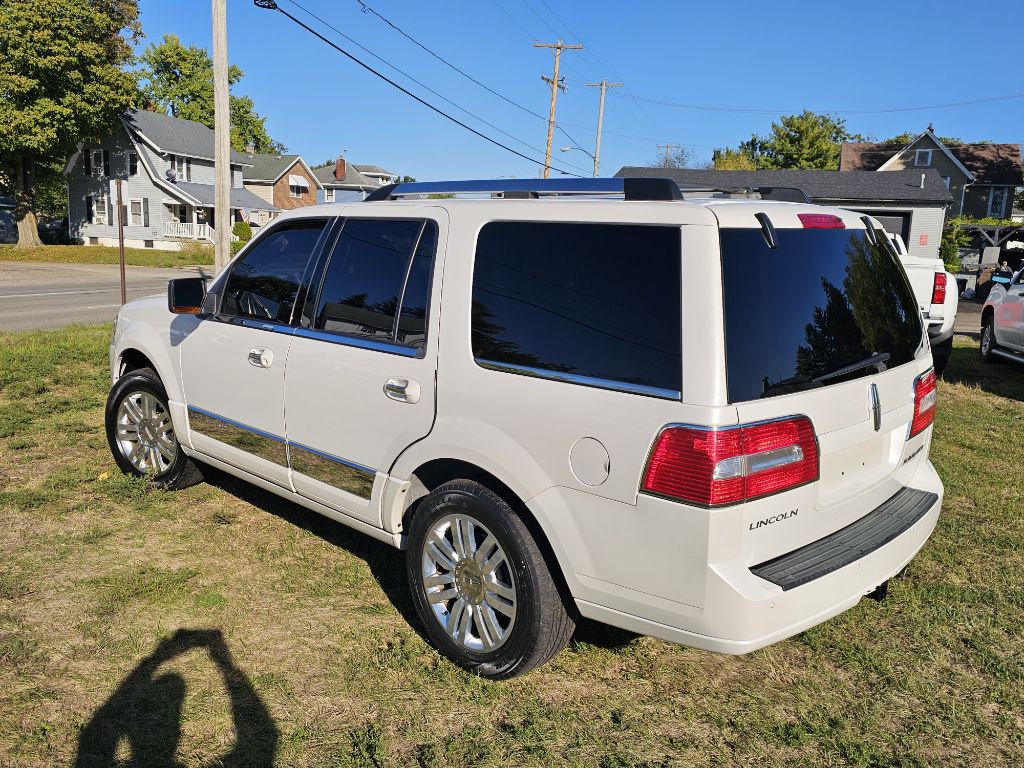 2011 Lincoln Navigator Image 3