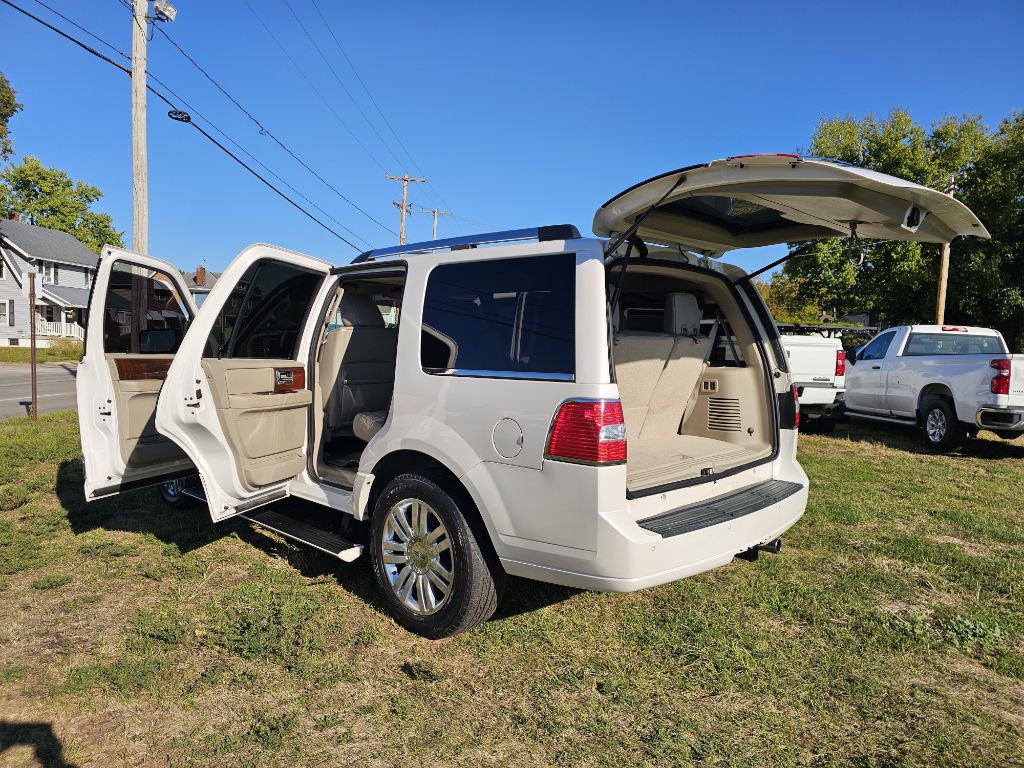 2011 Lincoln Navigator Image 15