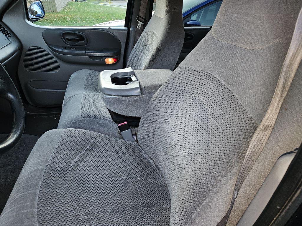 2001 Ford F-150 Image 6