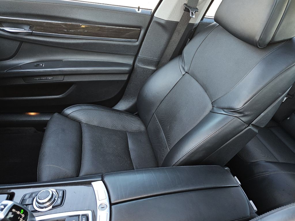 2009 BMW 7 Series Image 5
