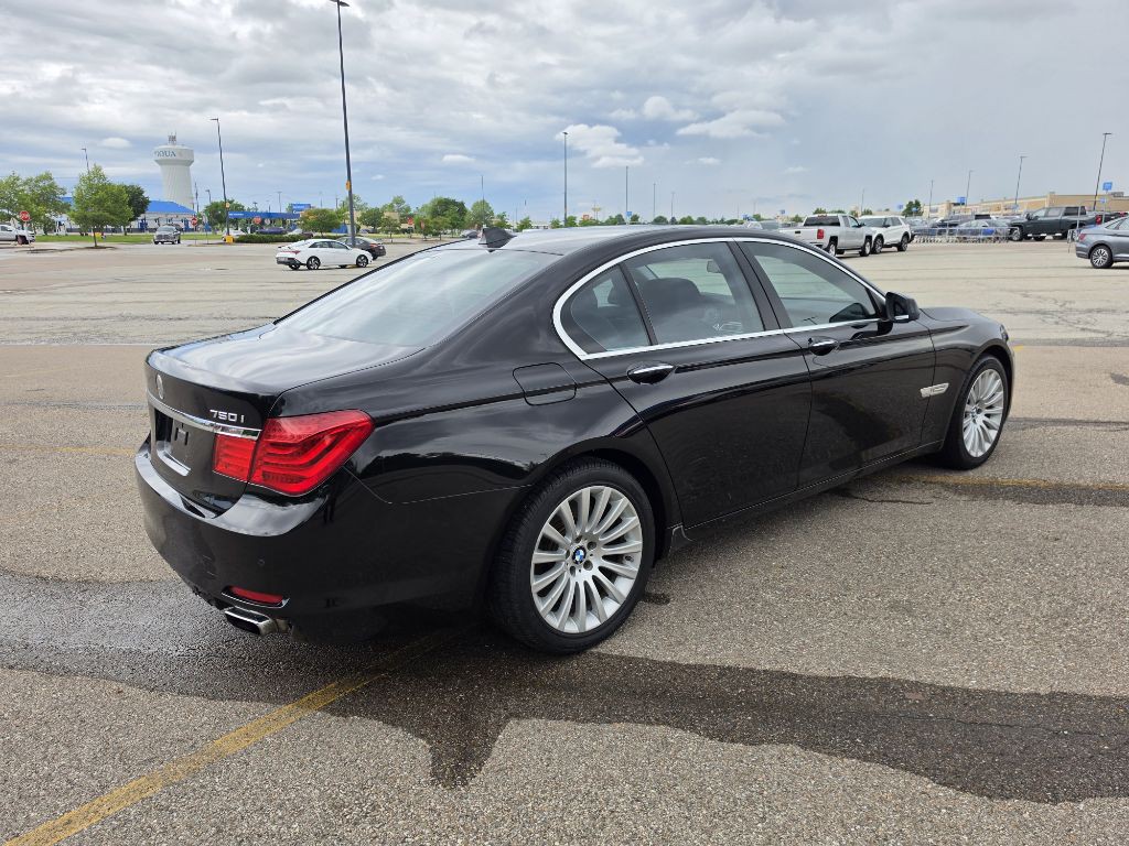 2009 BMW 7 Series Image 4
