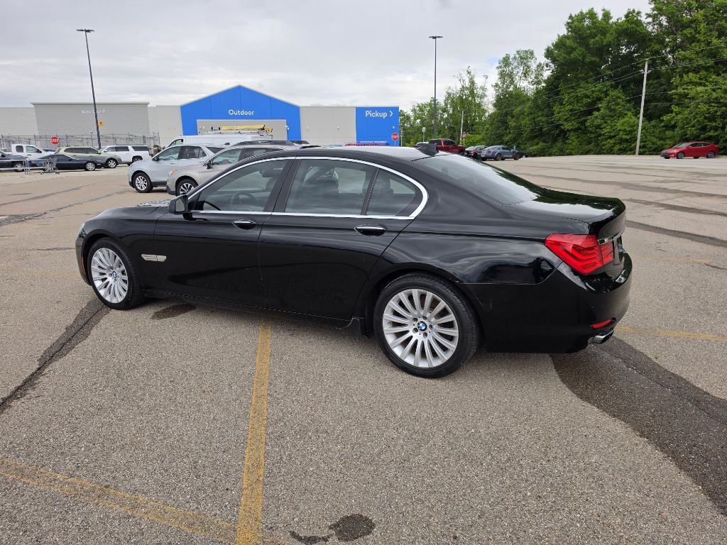 2009 BMW 7 Series Image 5