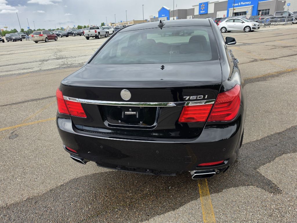 2009 BMW 7 Series Image 7