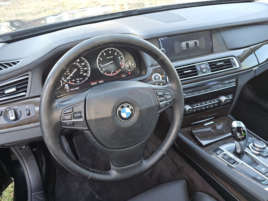 2009 BMW 7 Series Image 10
