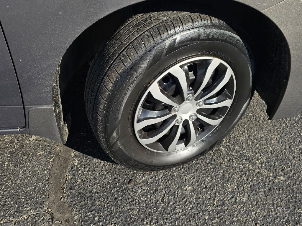 2015 Nissan Quest Image 5