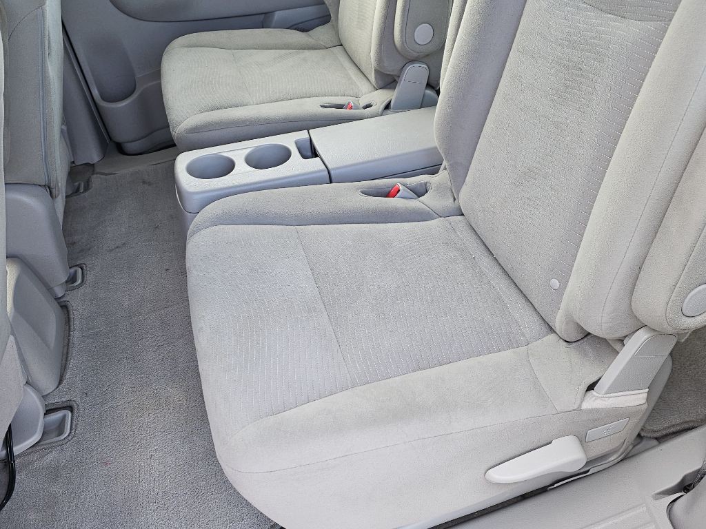 2015 Nissan Quest Image 9