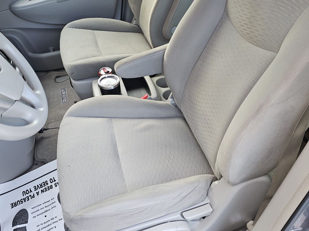 2015 Nissan Quest Image 10